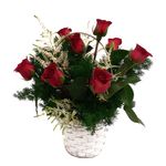 aranjament-cu-trandafiri-in-cos-festiv-8997545345054.jpg