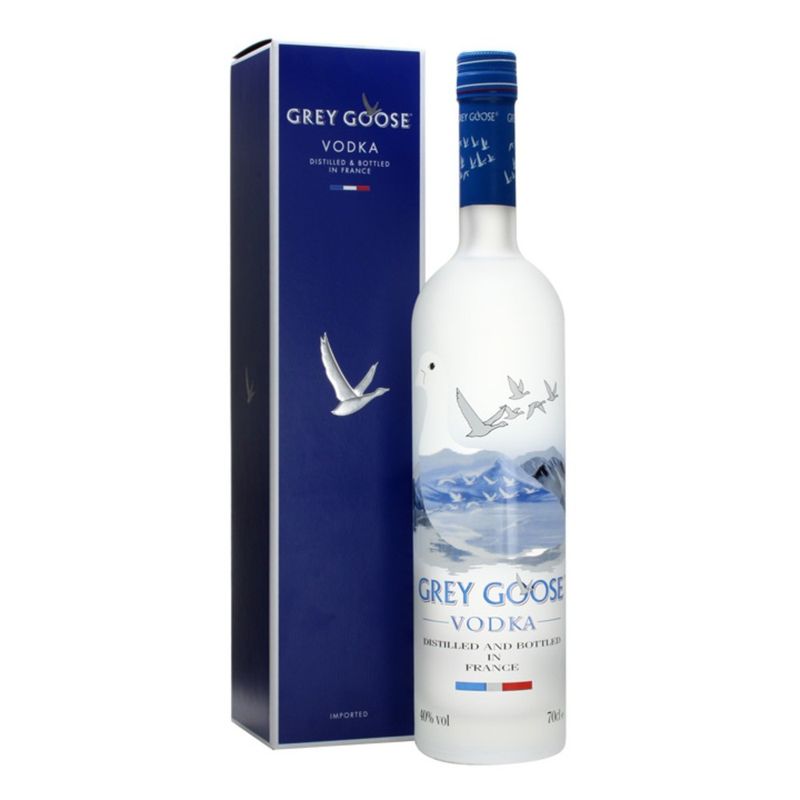 Grey goose москва. Водка Grey Goose 0.7. Водка 0.5 л Grey Goose 40% об стбут. Водка грей Гус элитная. Грей Гус водка Берри.