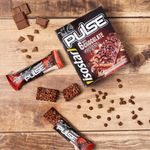 baton-cu-ciocolata-si-guarana-isostar-pulse-energy-23-g