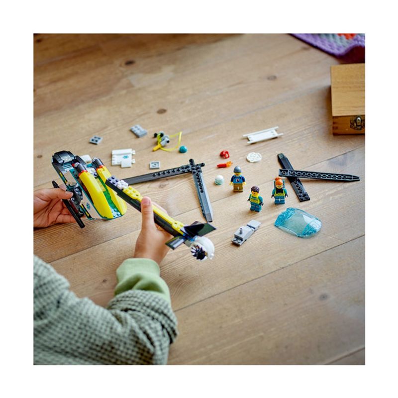 60405-lifestyle-build-crop
