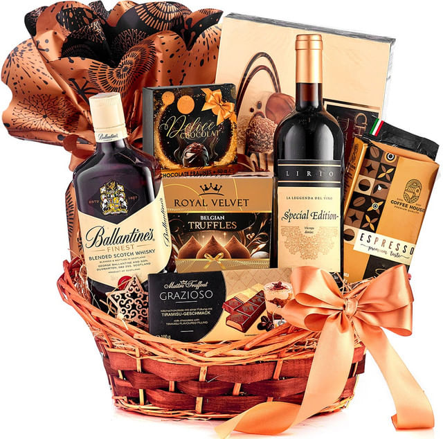 cos-pentru-cadou-finest-collection-whiskey-ballantine-s-vin-rosu-panetton-cafea-si-dulciuri