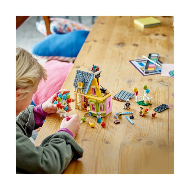 43217-lifestyle-build-crop