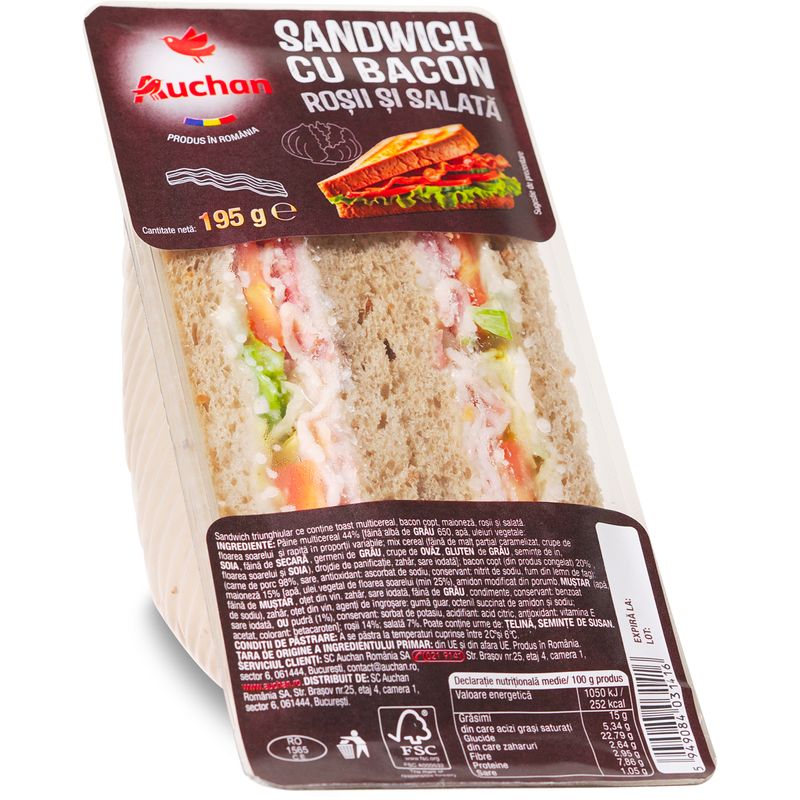 Sandwich-cu-bacon-rosii-si-salata